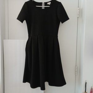 LuLaRoe Black Short Sleeve Amelia Dress Size Medium